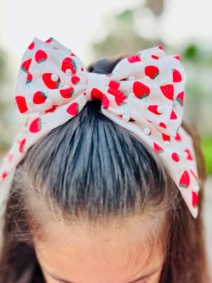 Berry Pearl Bow Hair Clip